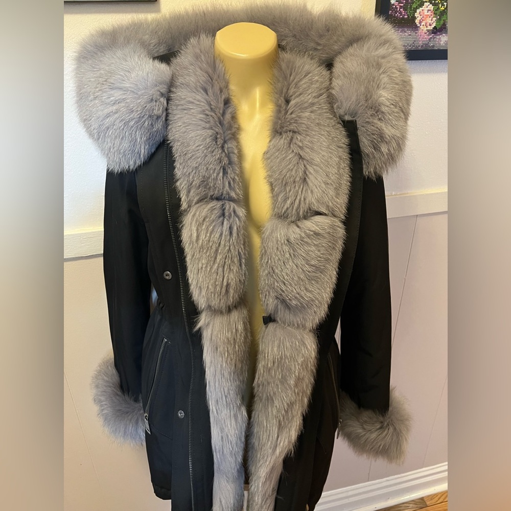 Women’s very warm Parka with real fur, Size 42